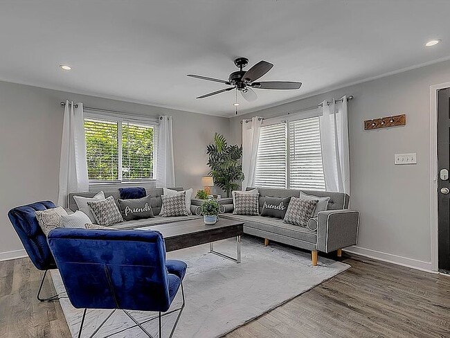 Building Photo - 659 Mary Ln