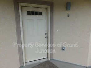 Building Photo - 668 Brookwillow Dr