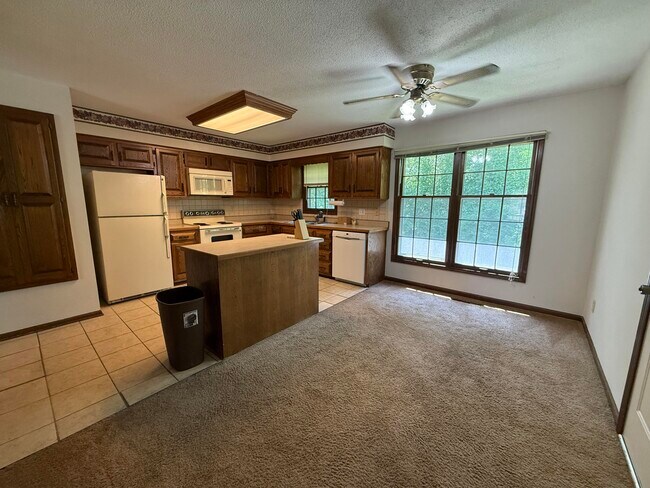 Foto del edificio - 1307 W Lexington Cir