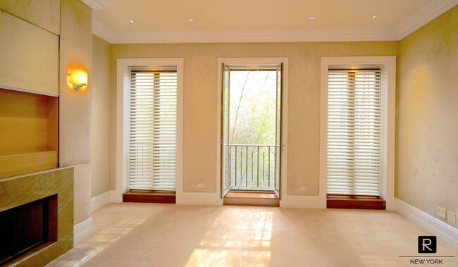 Building Photo - 158 East 83rd Street