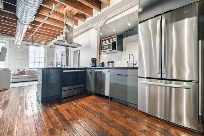 Foto del edificio - 315 Girod St