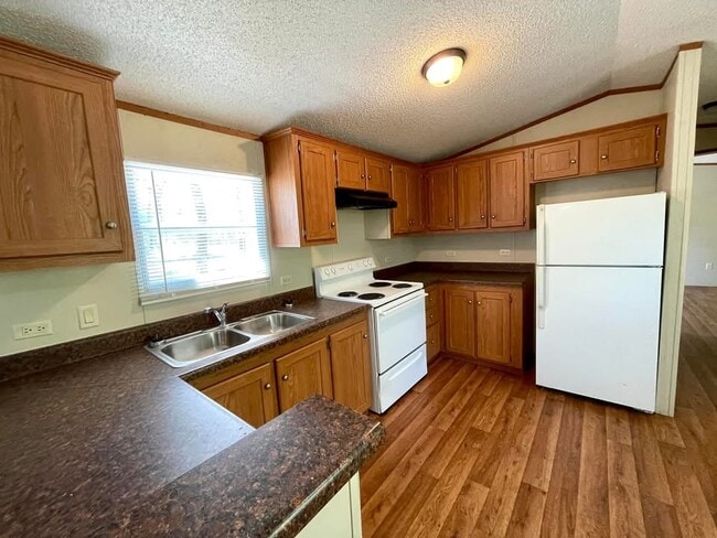 Building Photo - 158 Scissortail Ln
