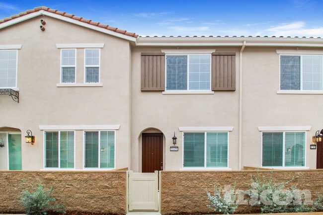 Building Photo - 10490 Viva Ct