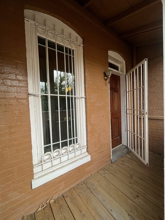 Foto del edificio - 65 New York Ave NW