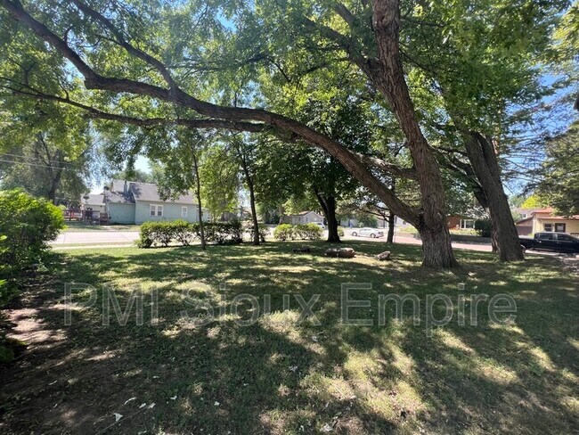 Foto del edificio - 120 S Garfield Ave