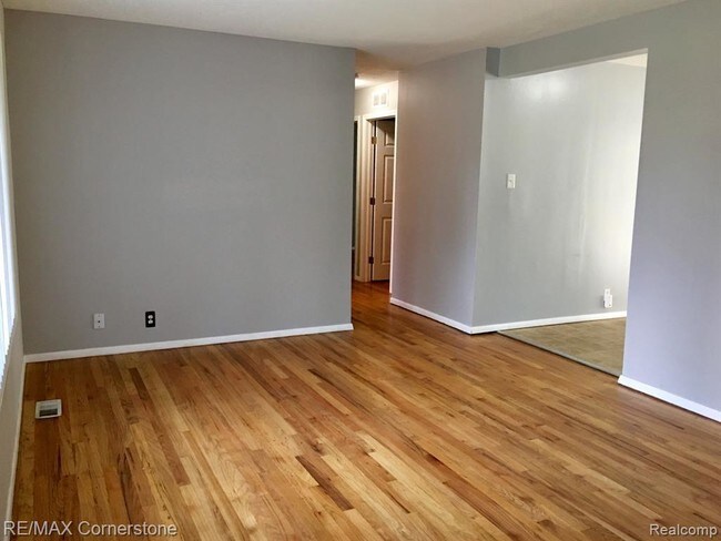 Foto del edificio - 33043 Creston St