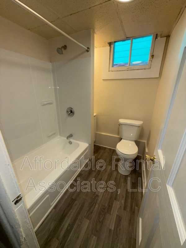 Building Photo - 2338 W Becher St