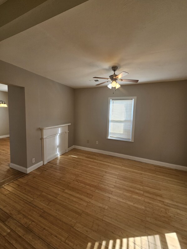 Foto del edificio - 809 Eastern Ave NE