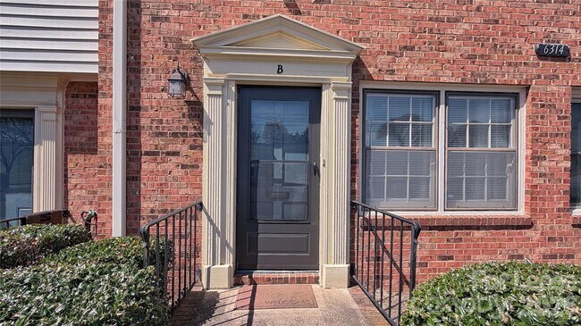 Foto del edificio - 6314 Old Pineville Rd