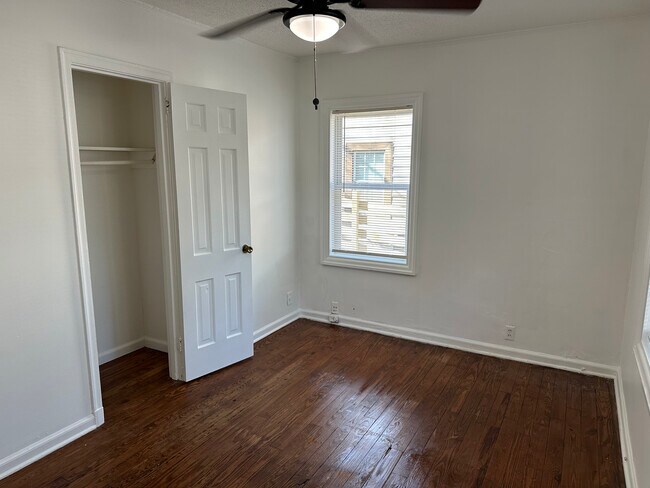 Foto del edificio - 1272 Lyle Pl NW