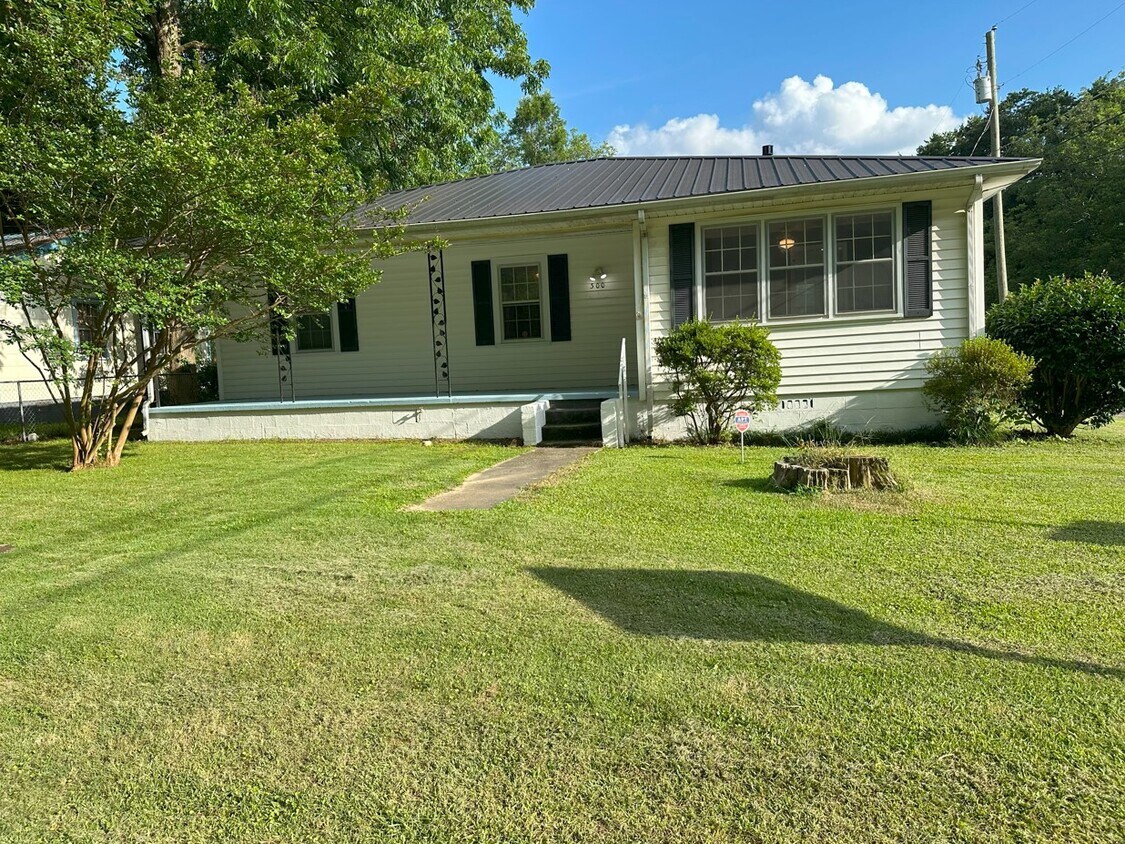 Foto principal - 300 E 30th St
