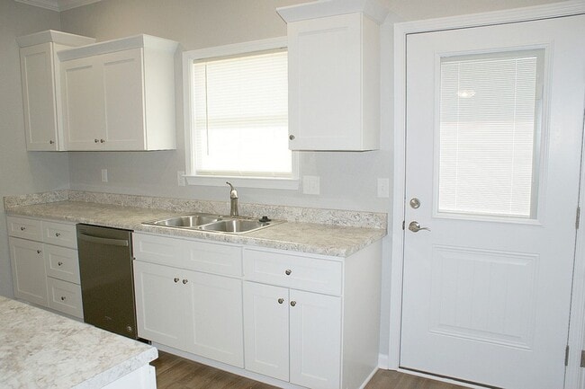 Building Photo - 2103 Rehoboth Cir