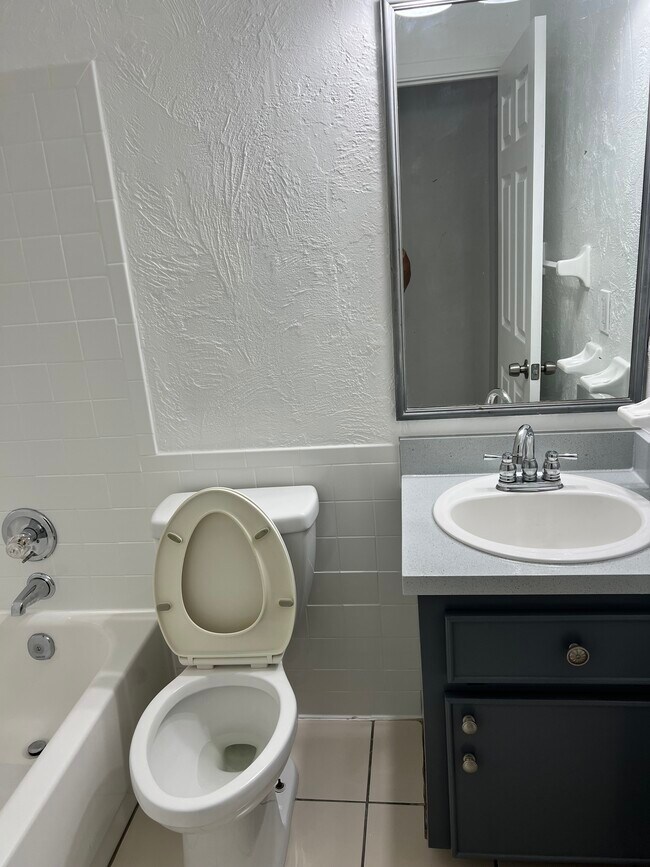 Foto del edificio - 1583 Sunset Ln