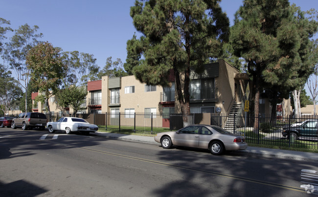 Building Photo - Bella Vista Apartments