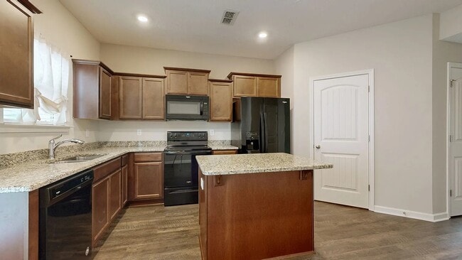 Foto del edificio - 4110 Saddlecreek Way