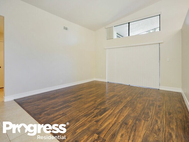 Foto del edificio - 21020 Woodspring Ave
