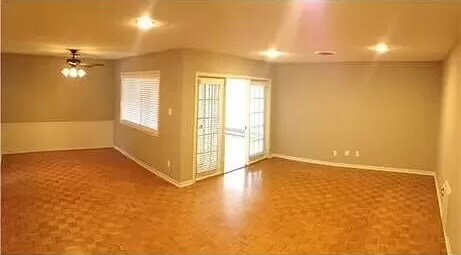 Building Photo - 1006 Village Dr
