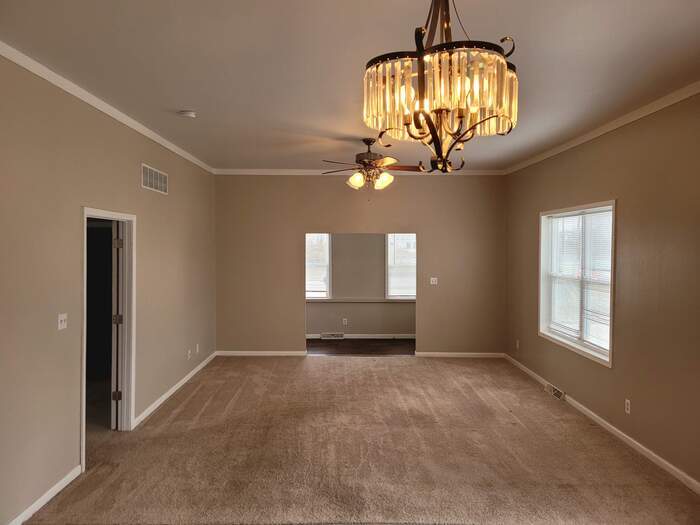 Foto del edificio - NOW AVAILABLE! - 414 Monroe St, Belleville...