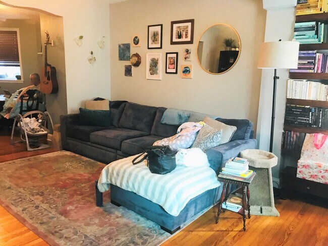 Foto del edificio - Gorgeous 3-Bed Townhome in Whitman! Available mid-July!