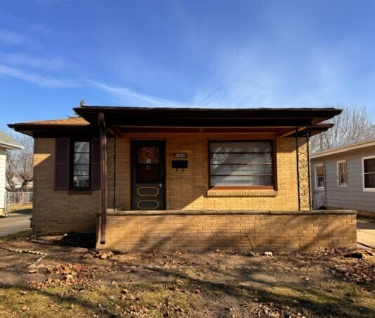 Primary Photo - 1325 Russet St