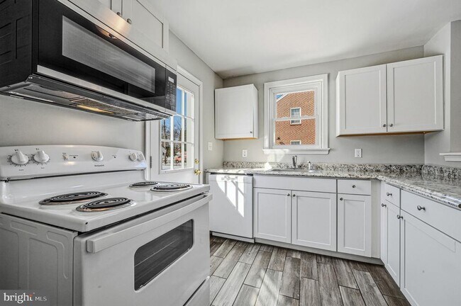 Building Photo - 816 Washington St