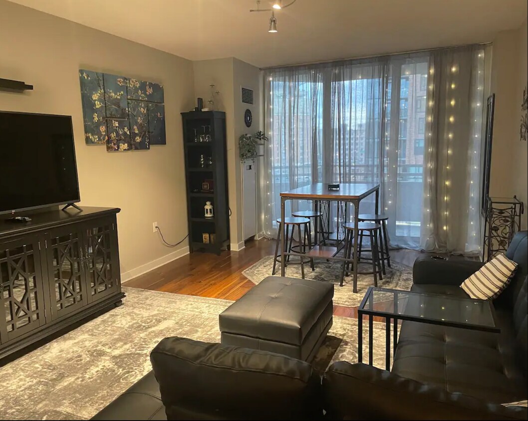 Foto principal - 4801 Fairmont Ave