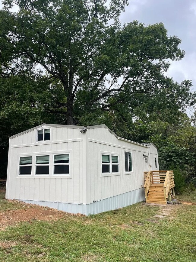 Building Photo - 8192 MO-176
