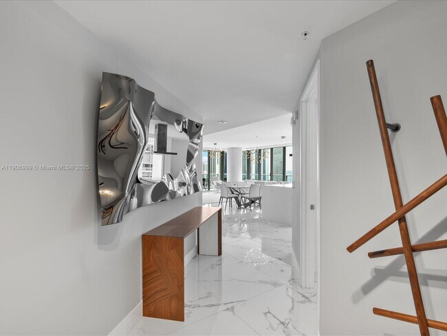 Foto del edificio - 300 Sunny Isles Blvd