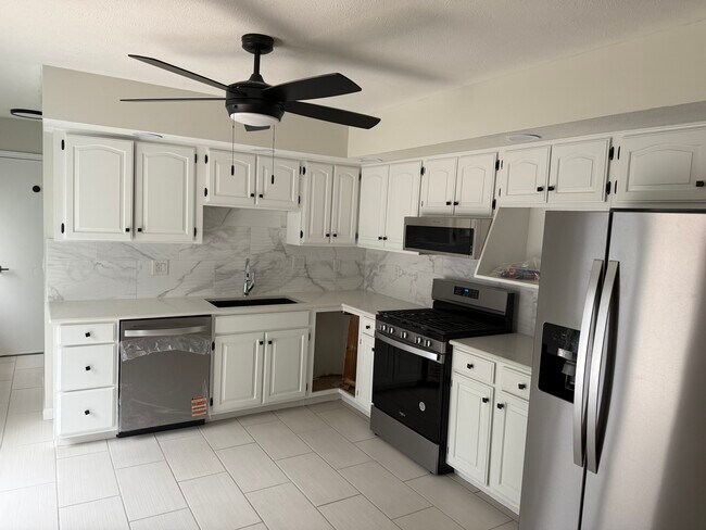 Building Photo - 10274 Golden Wheat Dr