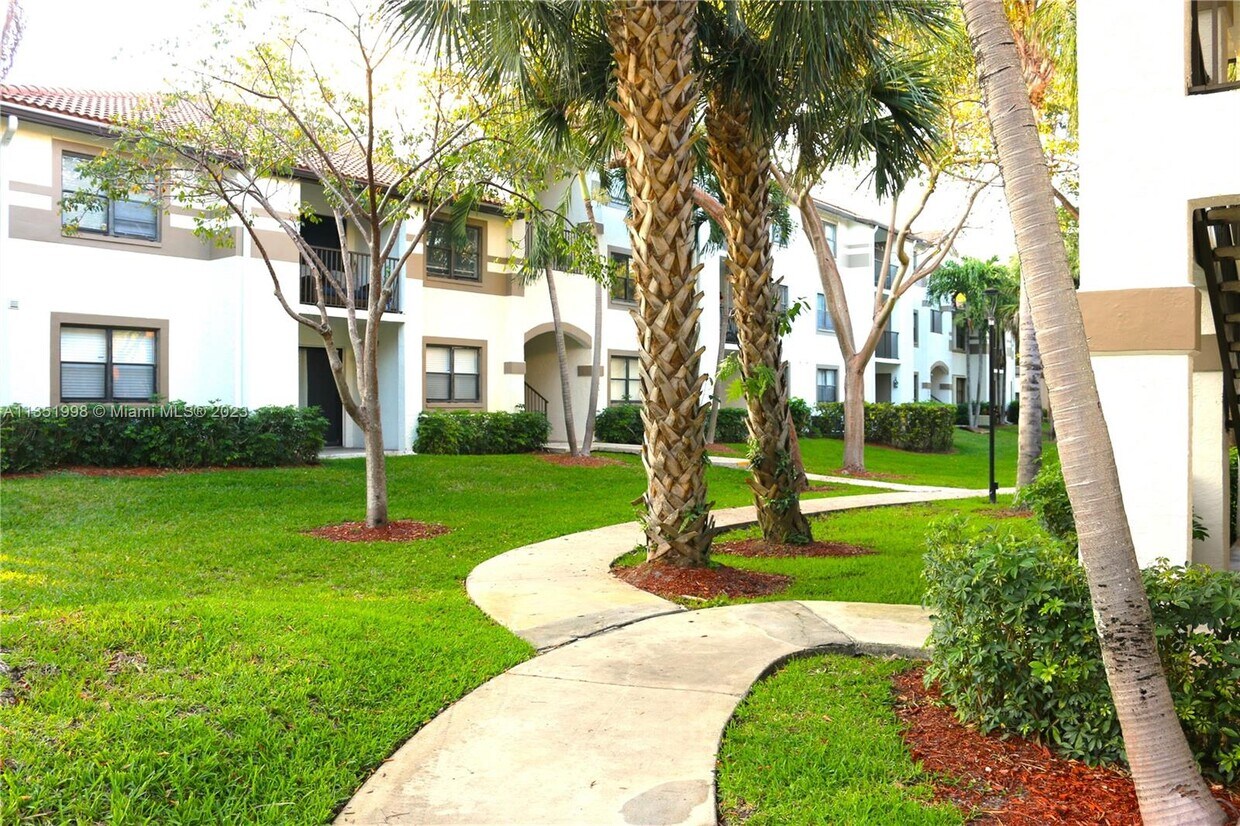 Primary Photo - 640 S Park Rd