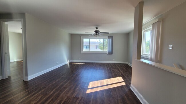Building Photo - 120 Cotuit Ct