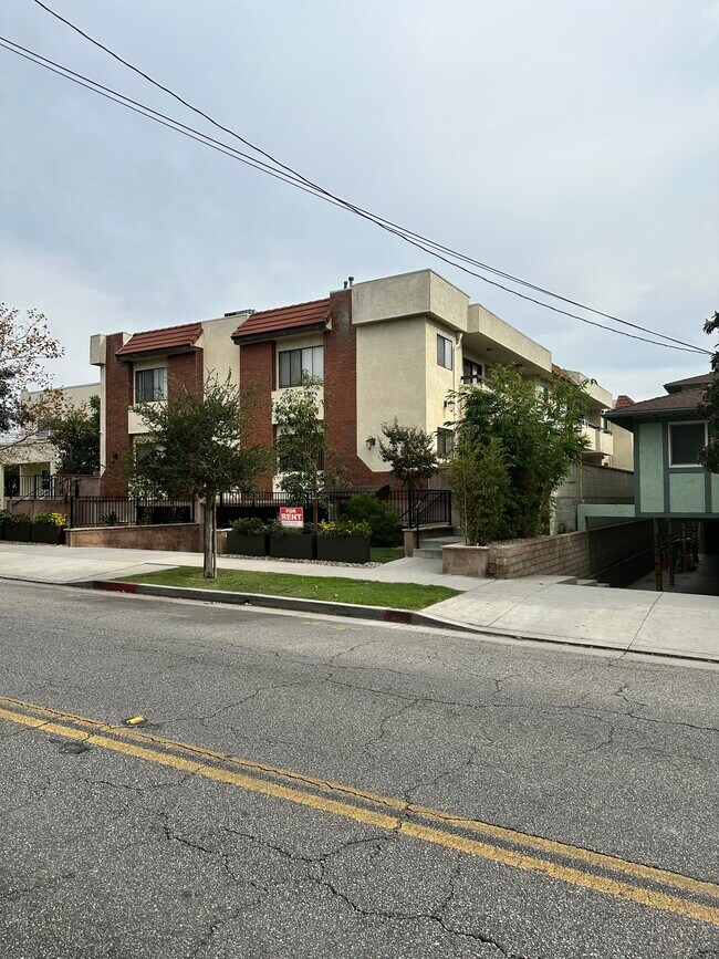 Building Photo - 510 S Adams St