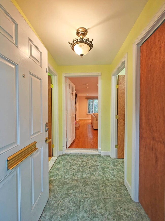 Foto del edificio - 90 Parkway Cir