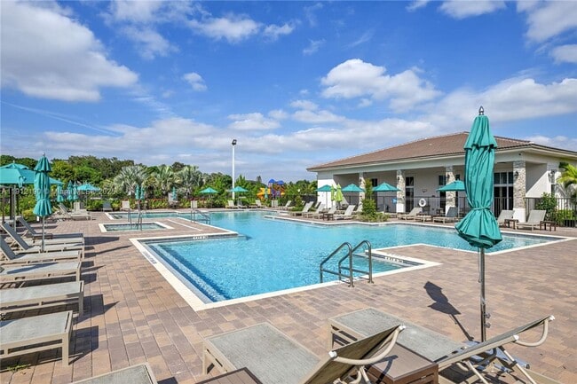 Foto del edificio - 12705 NW 23rd Pl