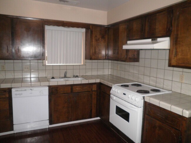 Foto del edificio - 1114 N Gem St