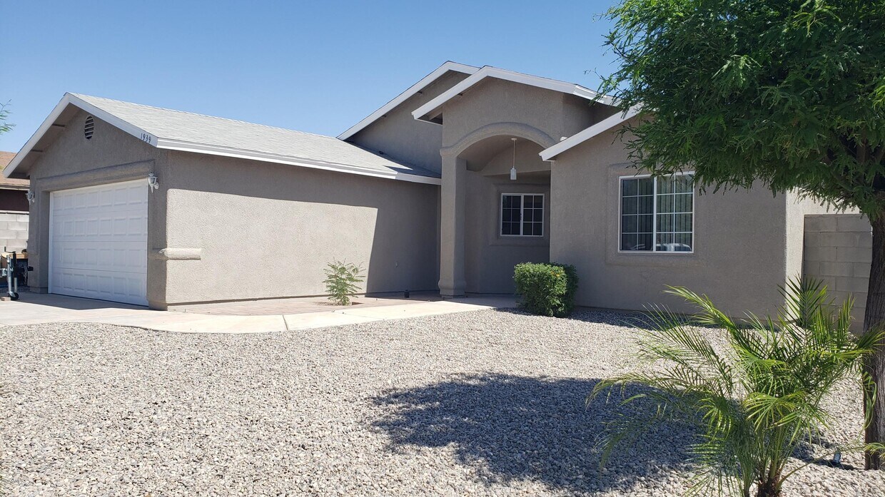 Primary Photo - 1939 San Luis Ln