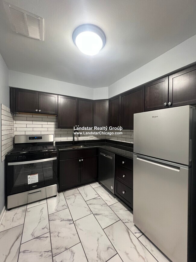 Foto del edificio - 1523 W Morse Ave