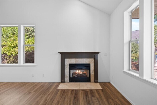 Foto del edificio - 235 Jackson Creek Dr