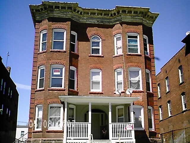 Primary Photo - 886 Park St
