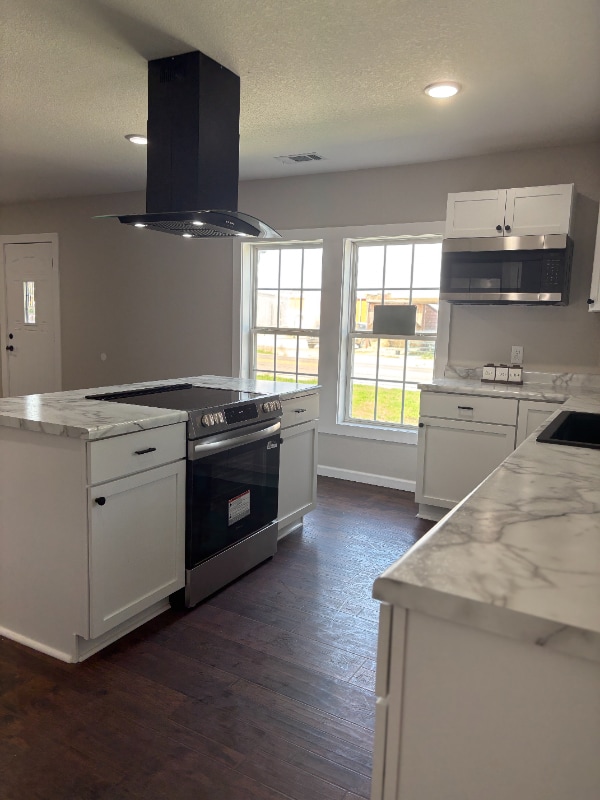Building Photo - 11379 US 49