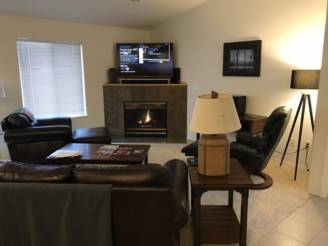 Foto del edificio - 8419/8421 NE 56th Street