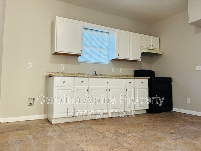 Building Photo - 110 N Webb St