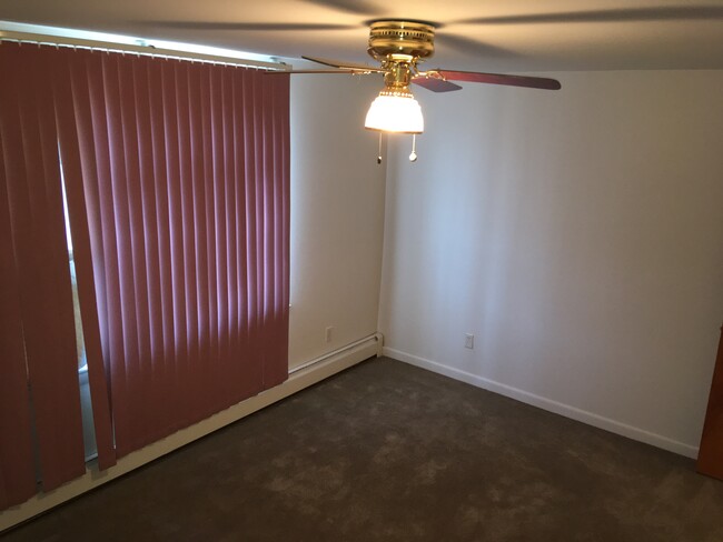 Building Photo - 53 N Welles Ave