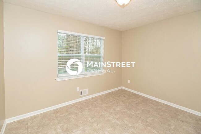 Foto del edificio - 3 Bedroom Pet-Friendly Home in Riverdale, ...
