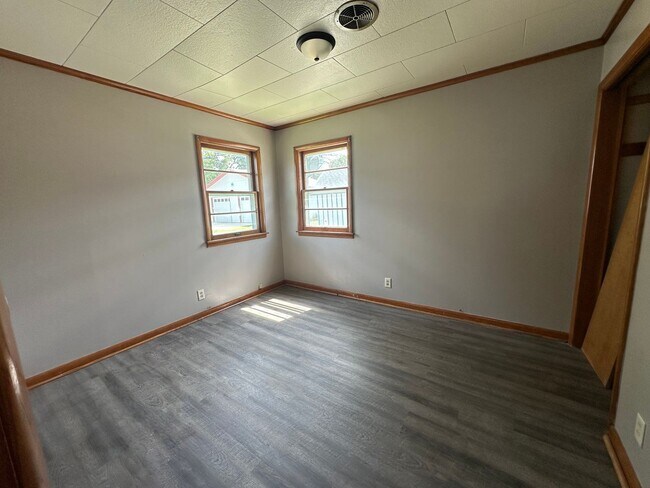 Foto del edificio - Cute 2 Bedroom Ranch w/ Laundry Hookups in...