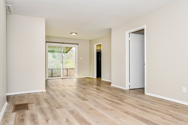 Foto del edificio - 367 Lady Guinevere Way