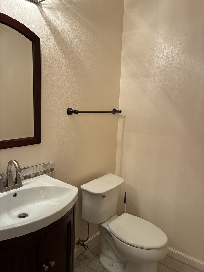 Building Photo - 4075 Eggers Dr