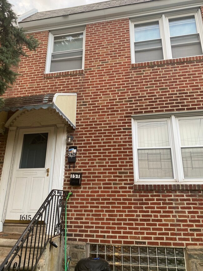 Foto del edificio - 1615 E Gowen Ave