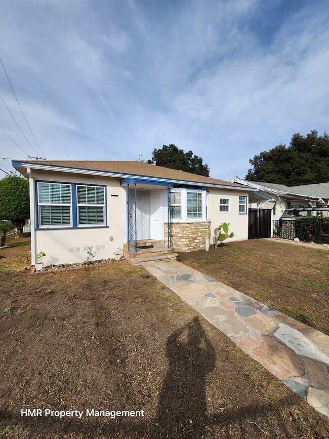 Building Photo - Remodel 2-Bed, 1-Bath corner lot Home for ...