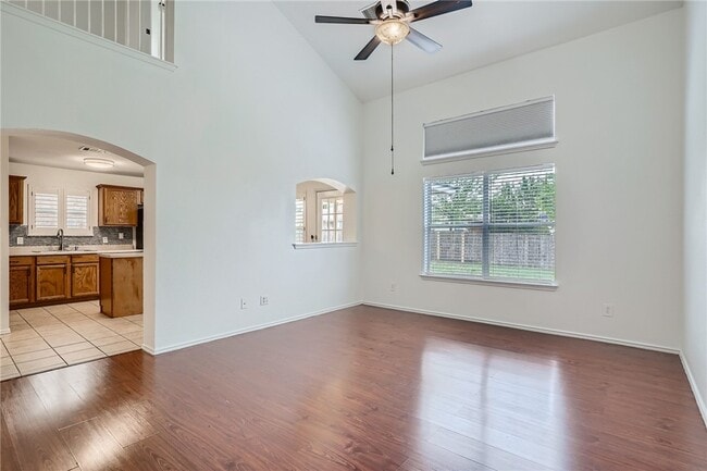 Building Photo - 909 Coronation Way